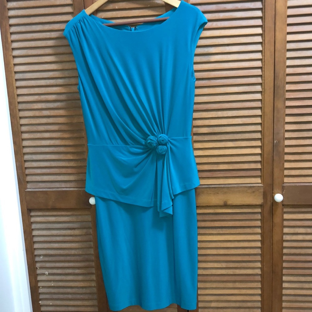 Jones New York turquoise party dress w/ rose trim